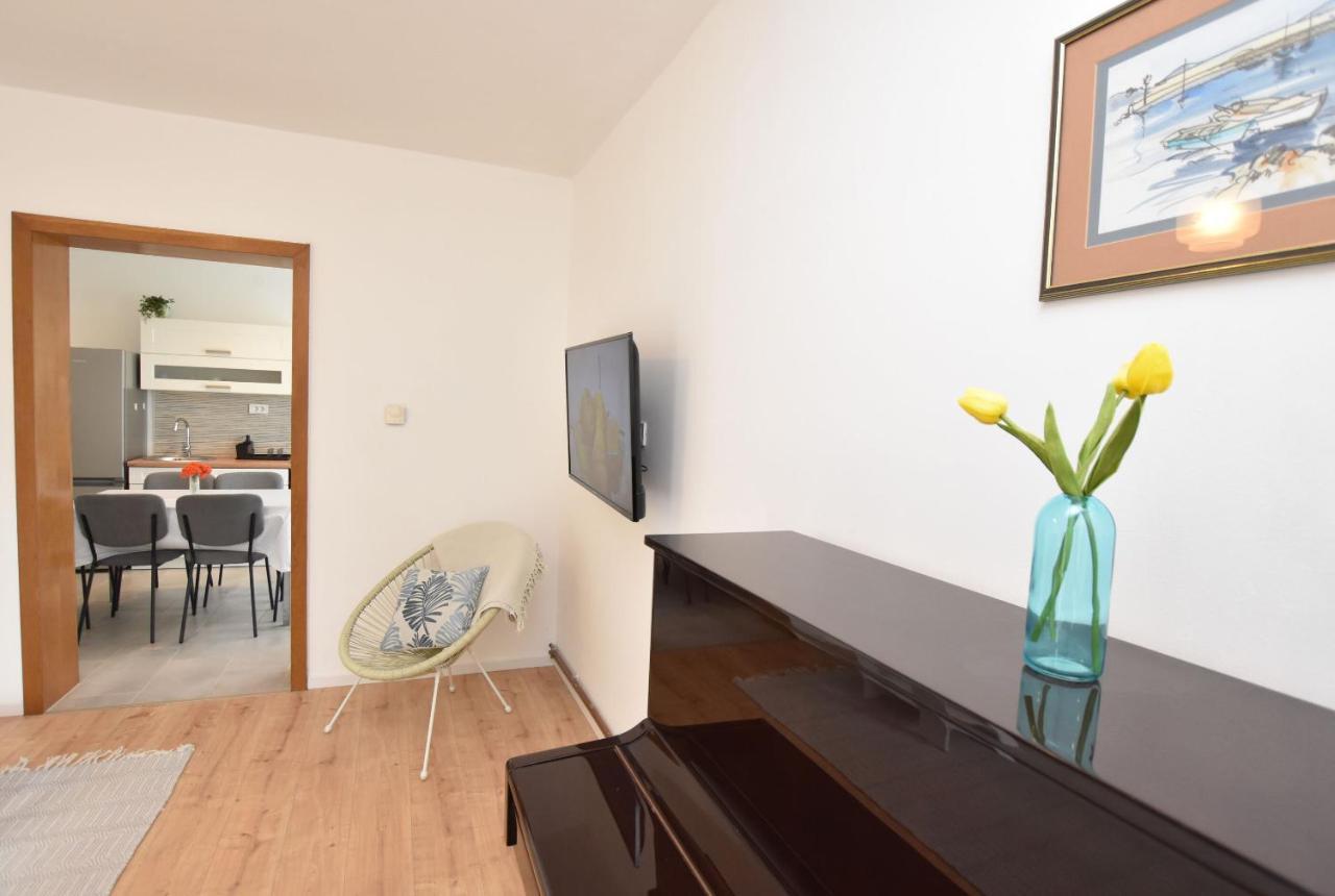 Apartments Dragica プリモシュテン エクステリア 写真