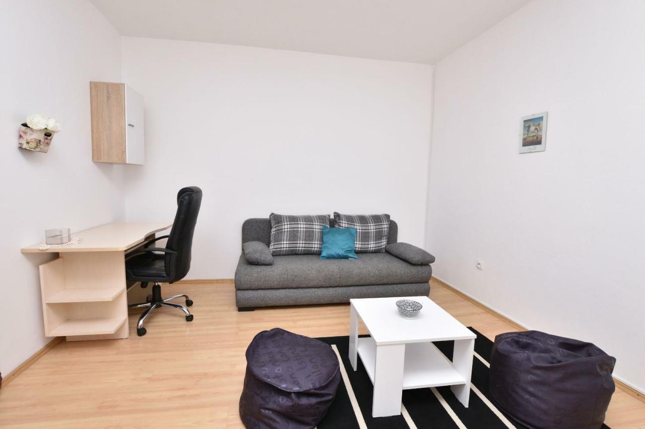 Apartments Dragica プリモシュテン エクステリア 写真